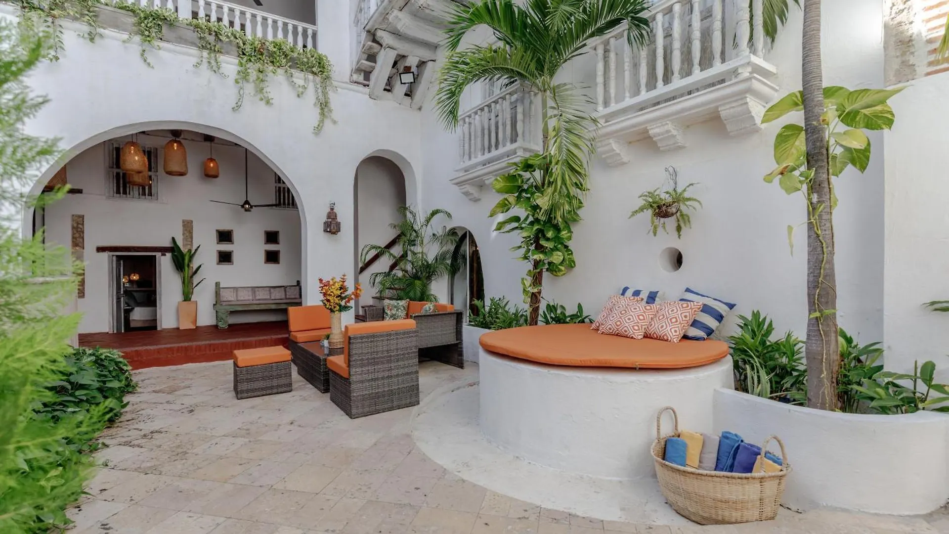***  Bolola Hotel Cartagena Colombia