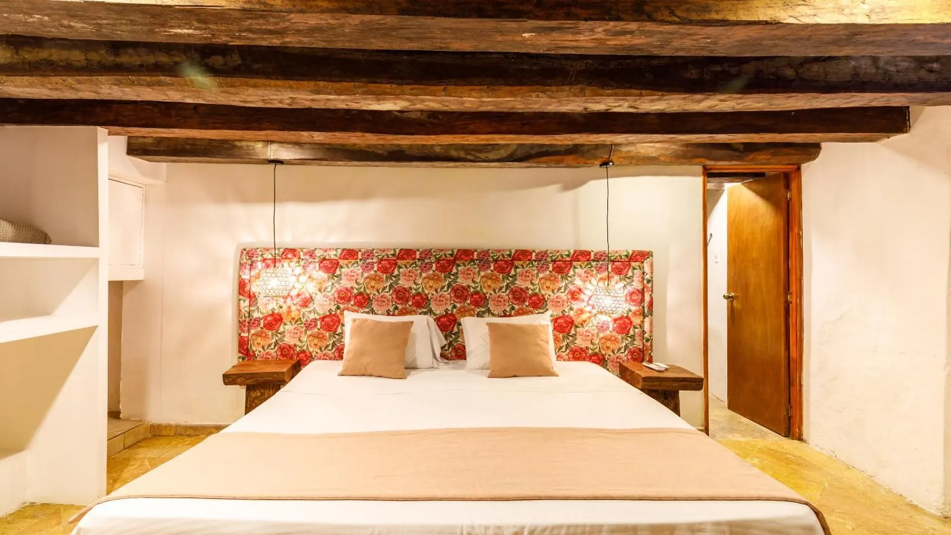 ***  Bolola Hotel Cartagena Colombia